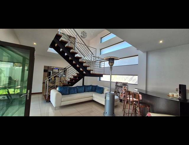 6 BEDROOM HOUSE FOR SALE IN MIDLANDS ESTATE